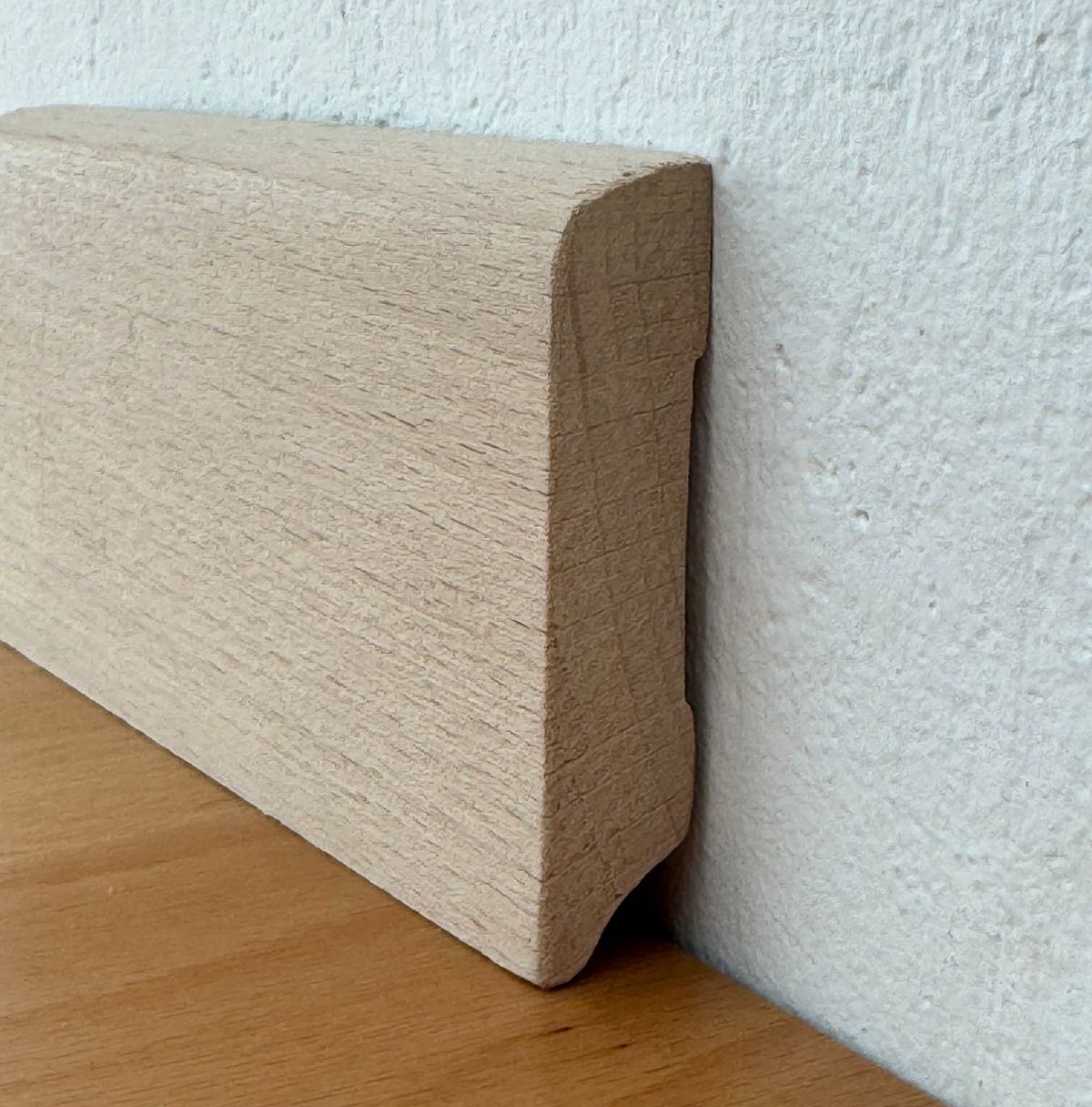 Плинтус массив Бук прямой без покрытия 75х17мм